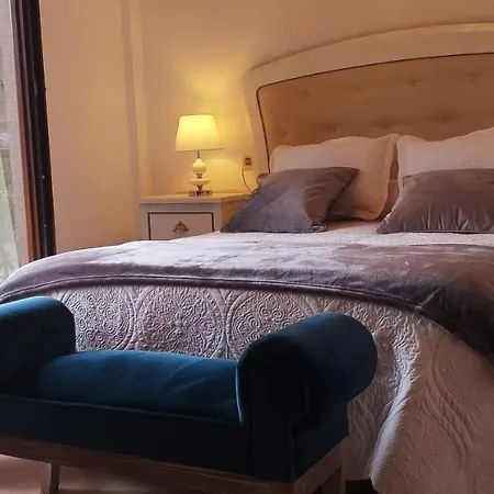 Prázdninový dům Casa Victoria Garden Con Jacuzzi Y Piscina *