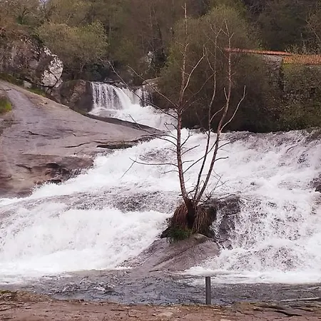Tatil Evi Casa Victoria Garden Con Jacuzzi Y Piscina Caldas De Reis