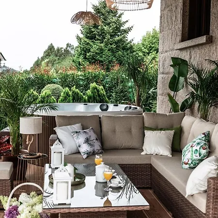 Hébergement de vacances Casa Victoria Garden Con Jacuzzi Y Piscina Caldas De Reis