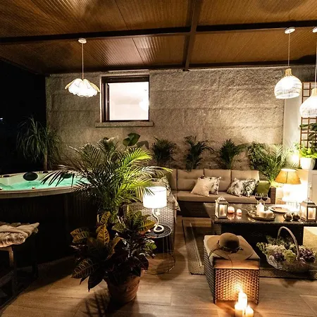 Hébergement de vacances Casa Victoria Garden Con Jacuzzi Y Piscina Caldas De Reis