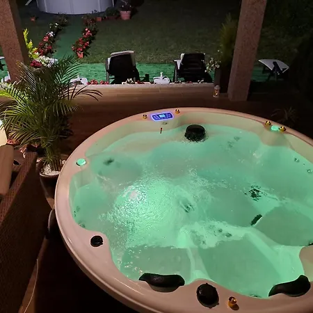 Casa Victoria Garden Con Jacuzzi Y Piscina * Caldas De Reis